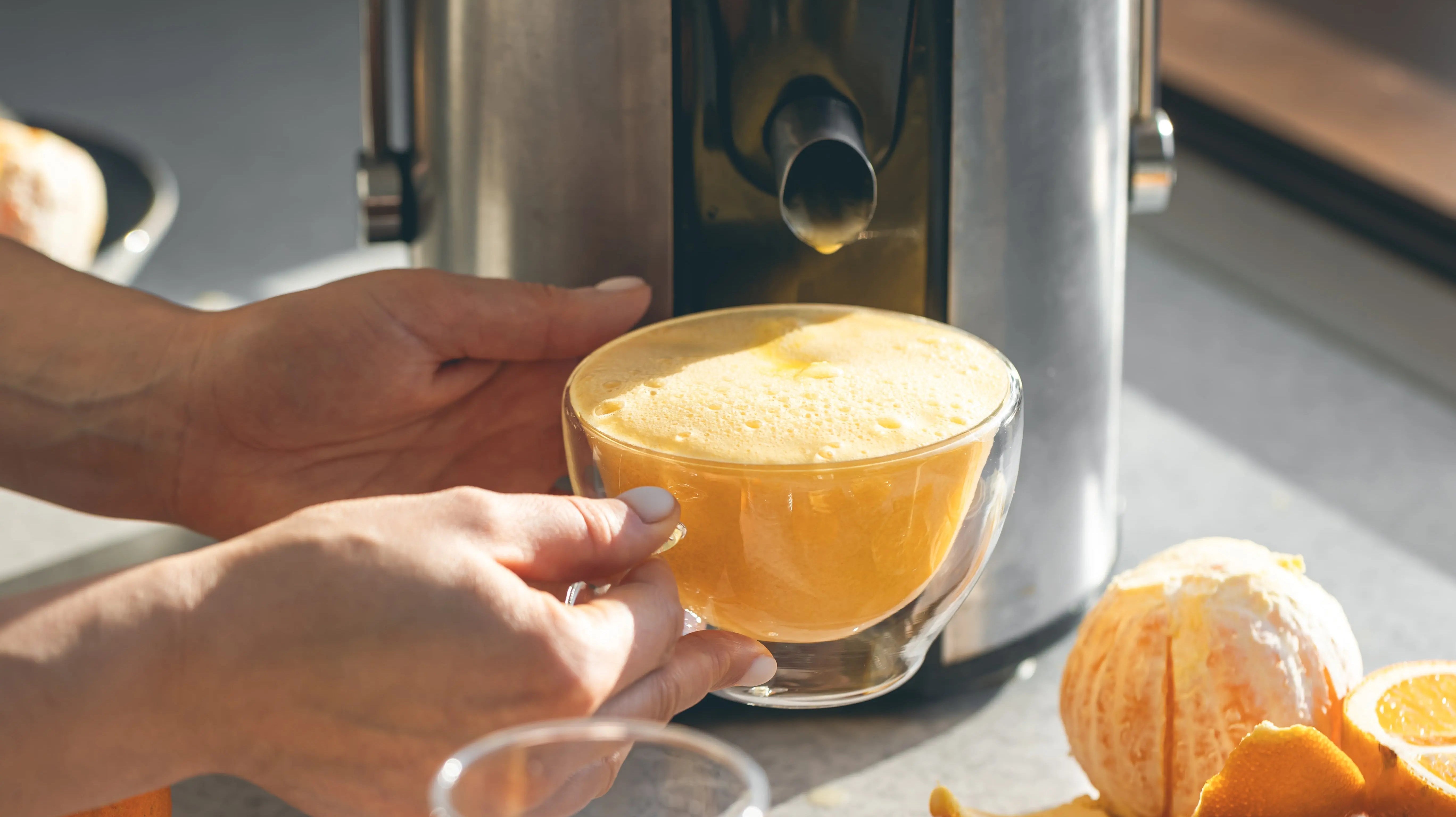 extractor de jugos de prensado frío Kuvings