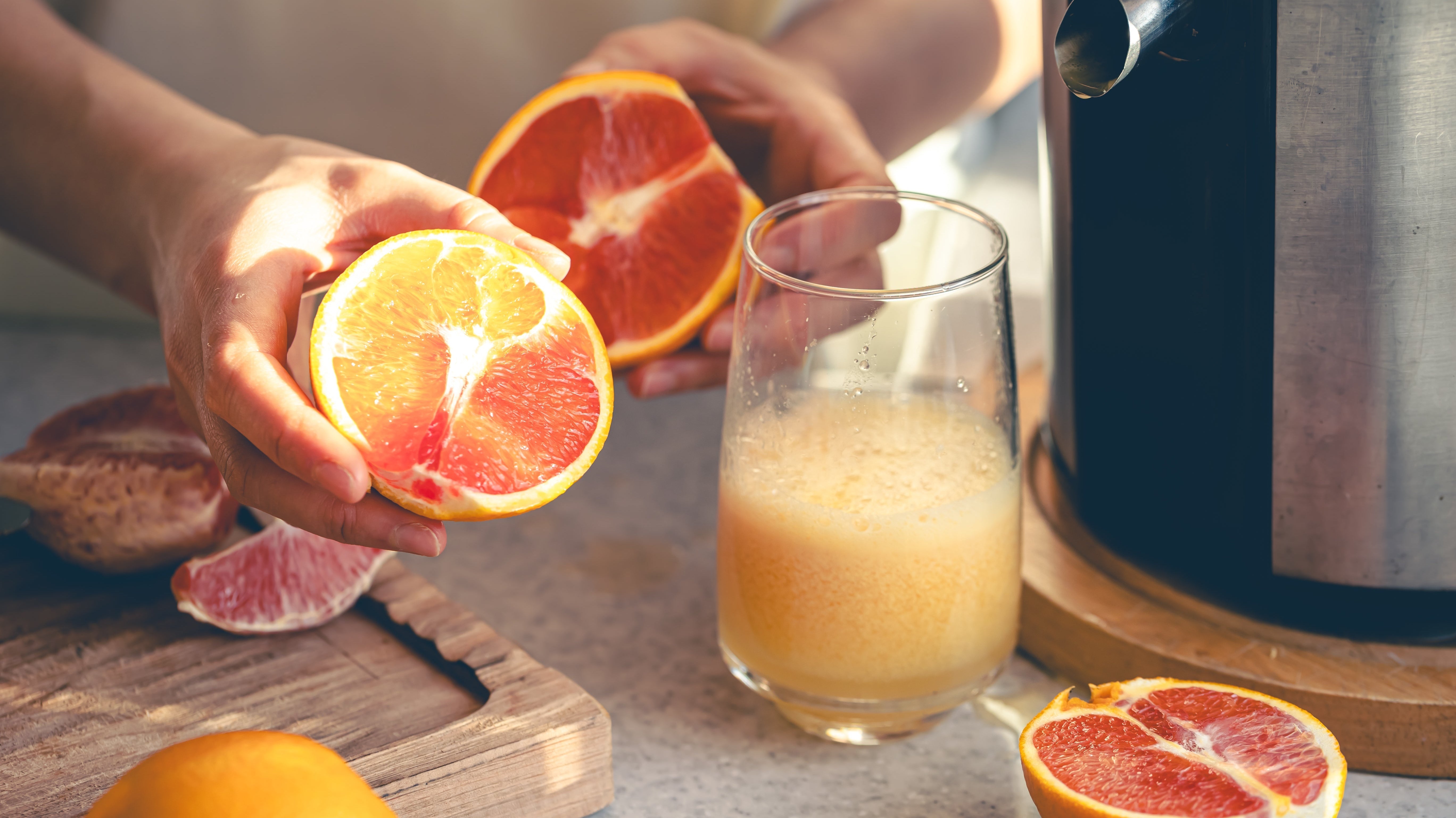 Extractor de jugos prensado frío: mitos y realidades que debes conocer antes de comprar.