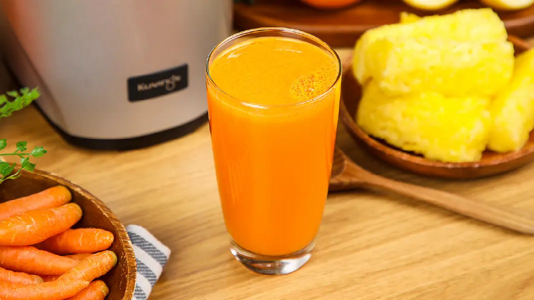 Jugo natural recién preparado con extractor de jugos Kuvings