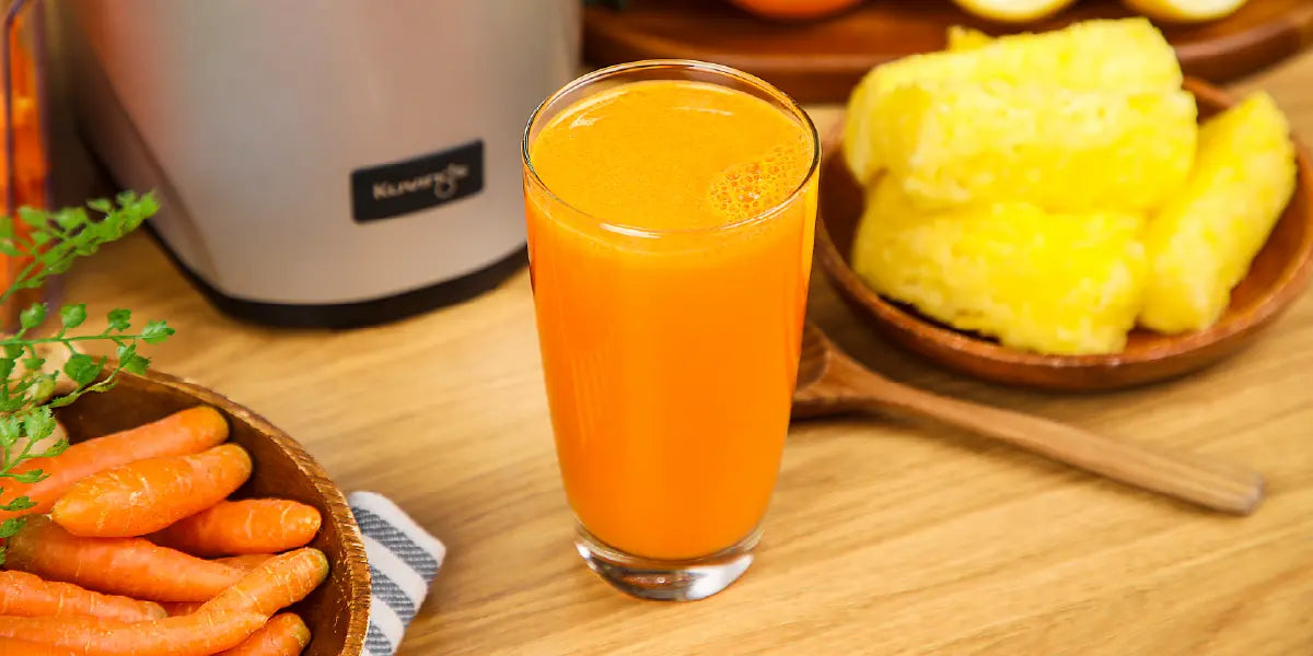 Jugo natural recién preparado con extractor de jugos Kuvings